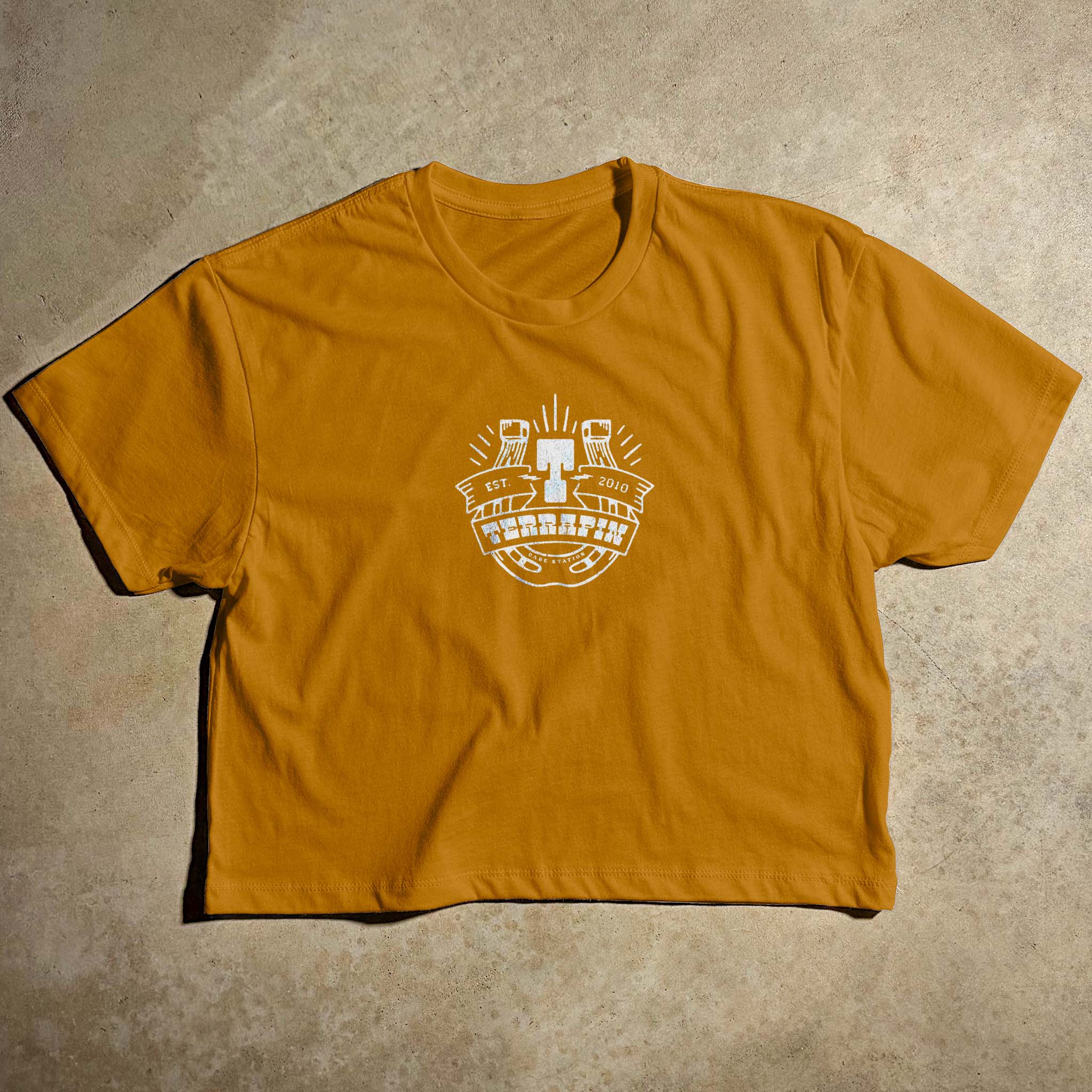 WOMEN’S HORSESHOE CROP TOP