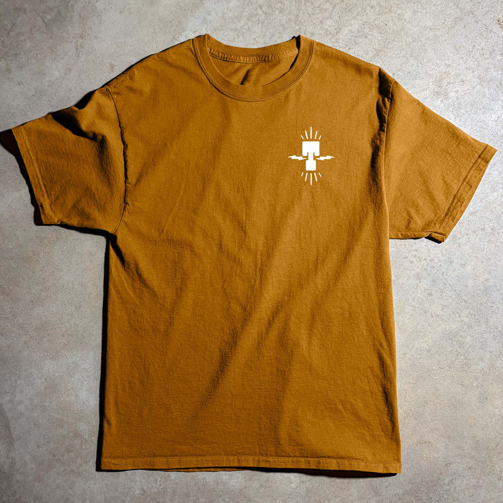 MEN’S HORSESHOE TEE