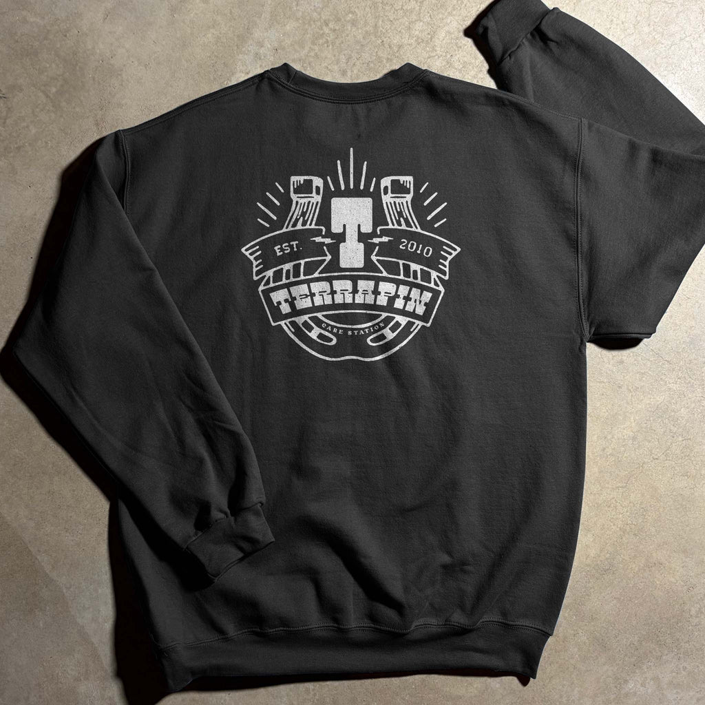 HORSESHOE CREW NECK